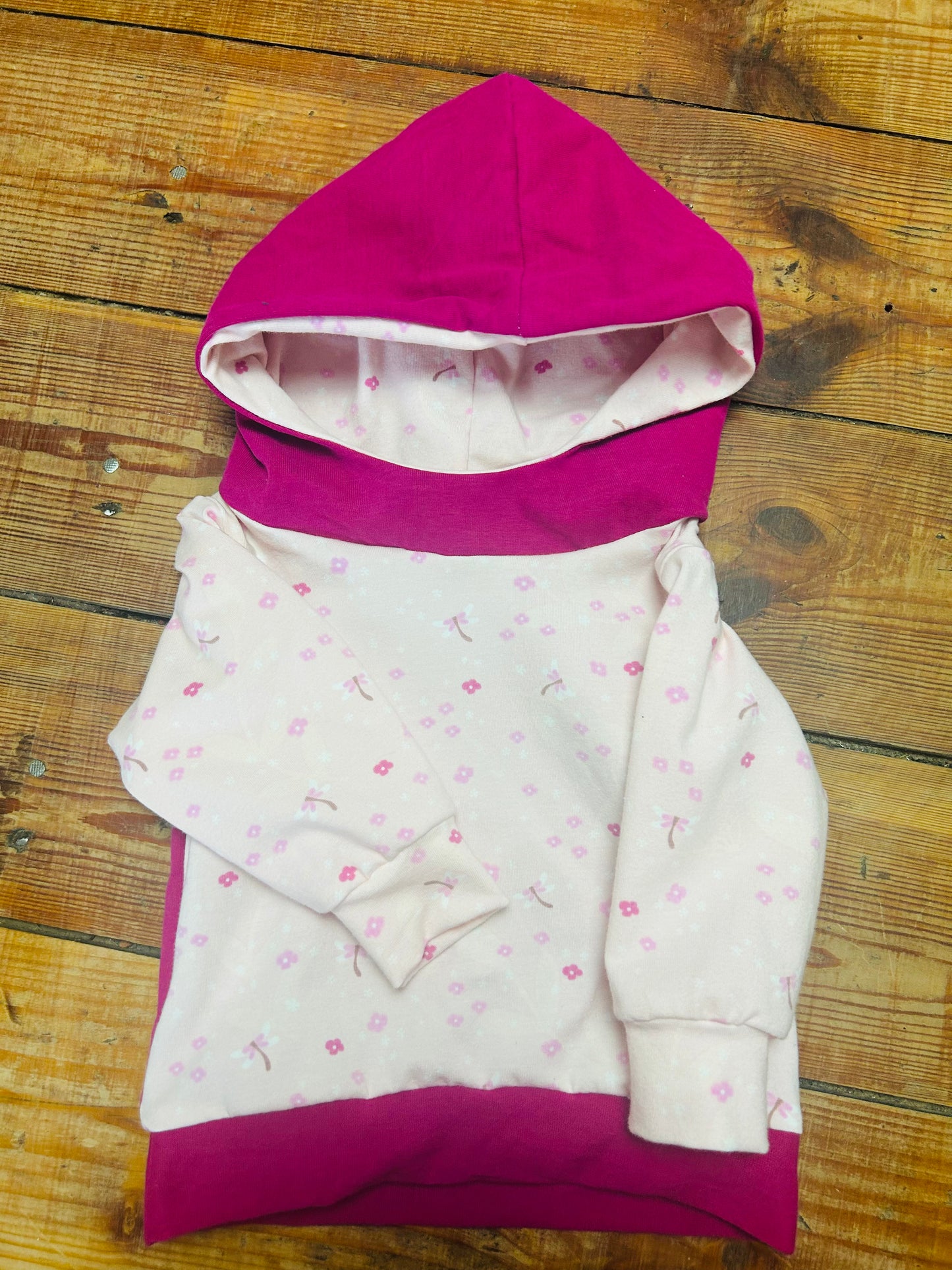 Hoodie mit Kapuze 68